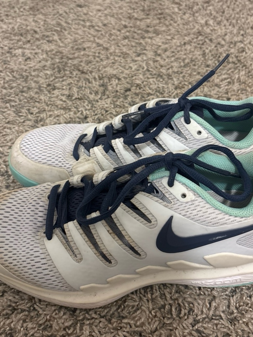 Nike Women’s White, Navy & Mint Training Sneakers